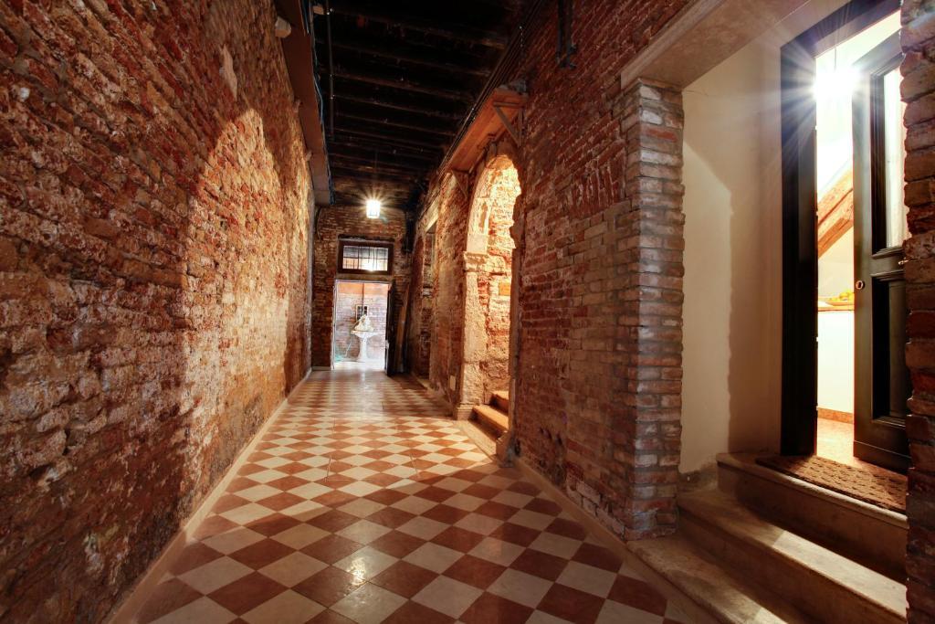 Ca' Cortigiane Suite Venice Room photo